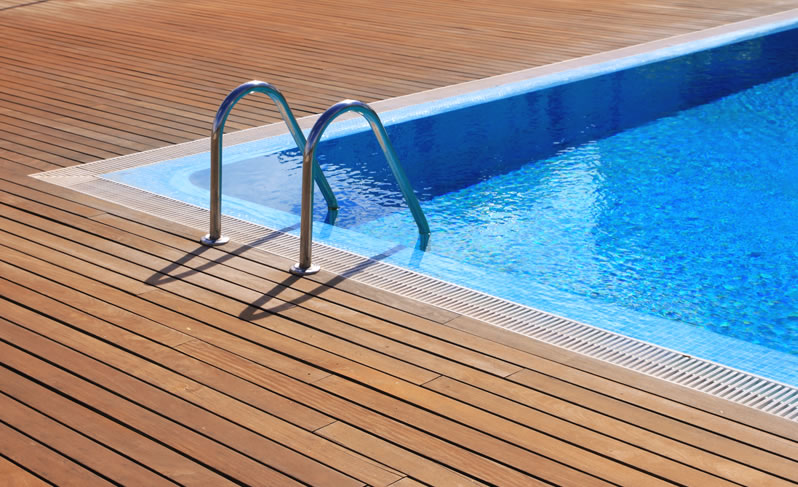 Distintos tipos de piscinas para un jardín con estilo